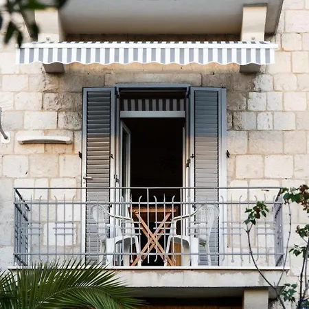 Pietra * Split
